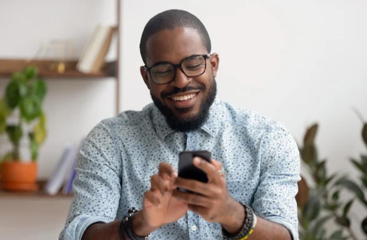 Phone call notes on a desk